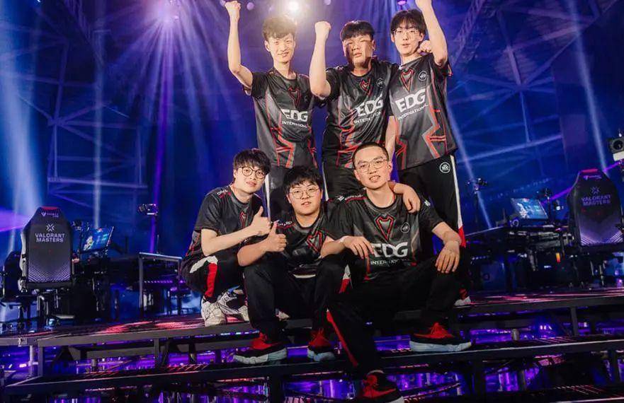 拼搏都显得 拼搏都显得