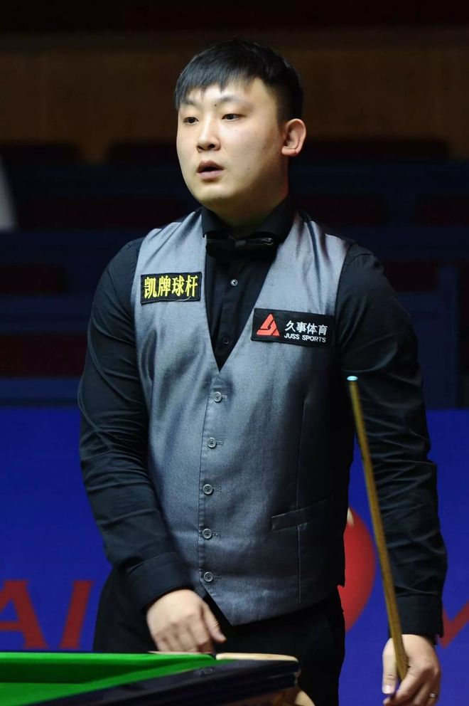 头查看手机 头查看手机